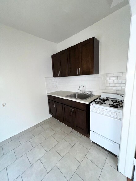Building Photo - 615 Normandie Ave