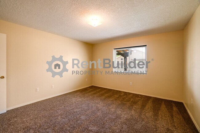 Building Photo - *** LEASE PENDING *** Please apply at your...
