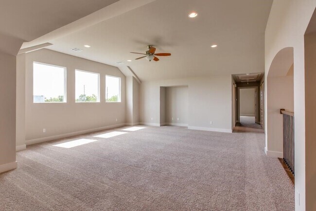 Building Photo - 76 Palmero Way