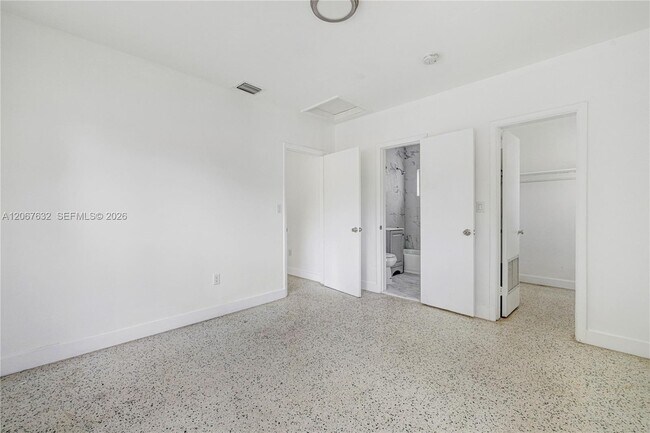 Building Photo - 1202 NW 34th St