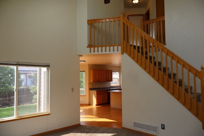 Building Photo - Bright & Spacious Single-Family Home in Great Location + $200 Off First Months Rent!