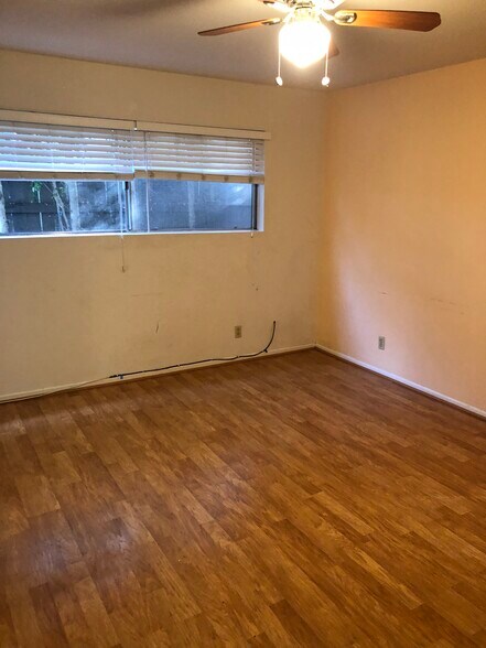 Primary bedrroom - 408 Ellwood Beach Dr
