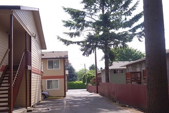 CAMERON PARK: PROPERTY - Cameron Park Apartments