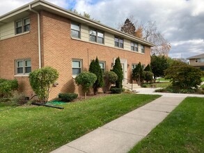 Building Photo - 5295 N Mohawk Ave