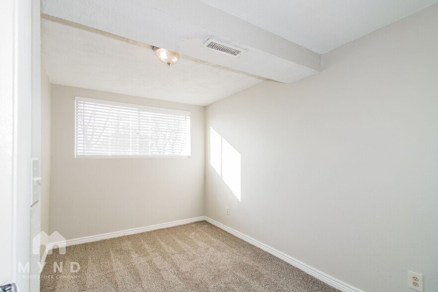 Building Photo - 9548 S 1210 E