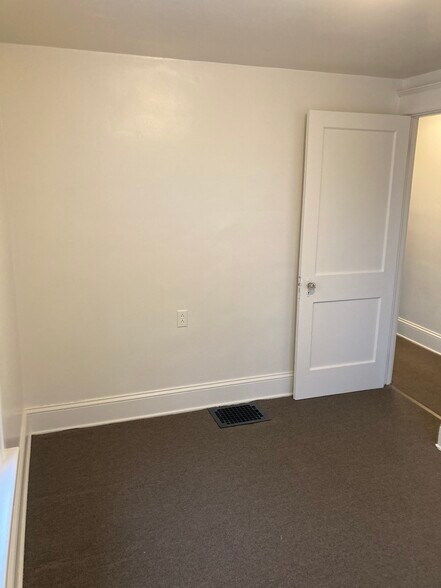 Building Photo - 117 N Montour St