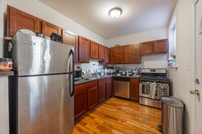 Building Photo - 640 W Cornelia Ave