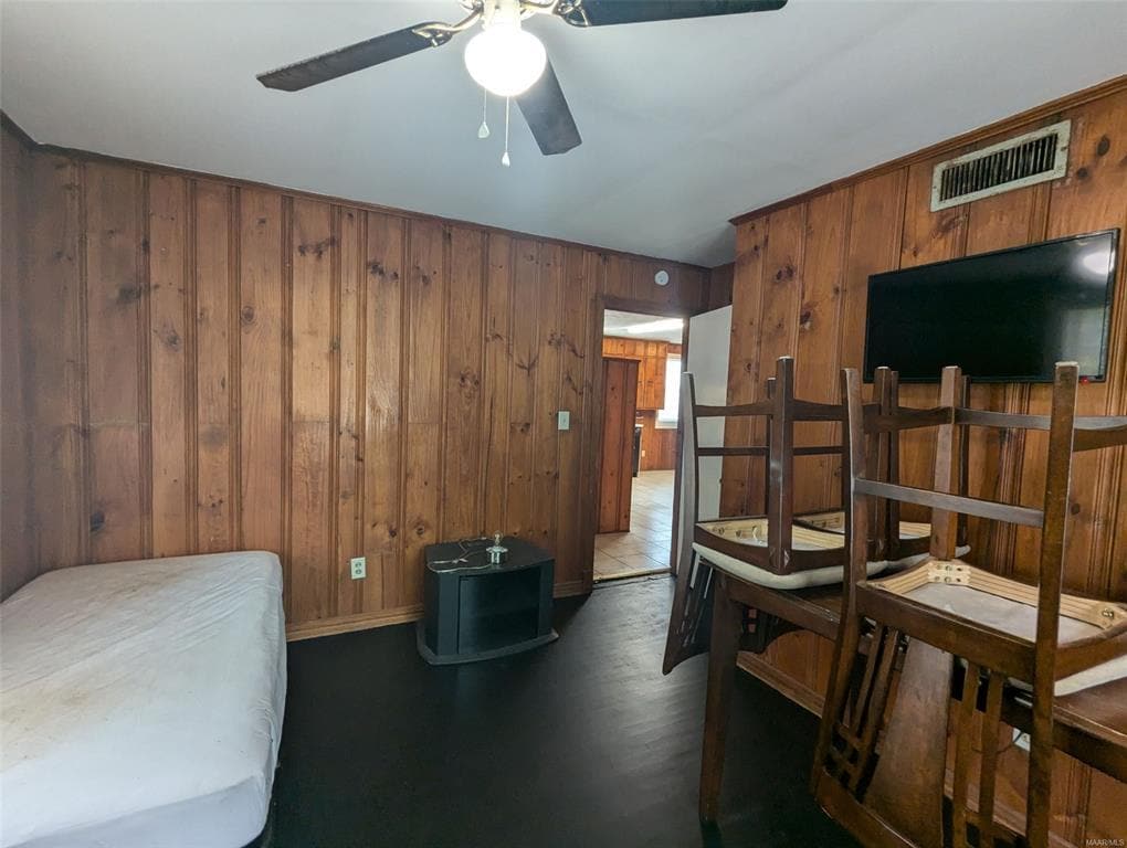 Building Photo - 902 W Tuskeena St