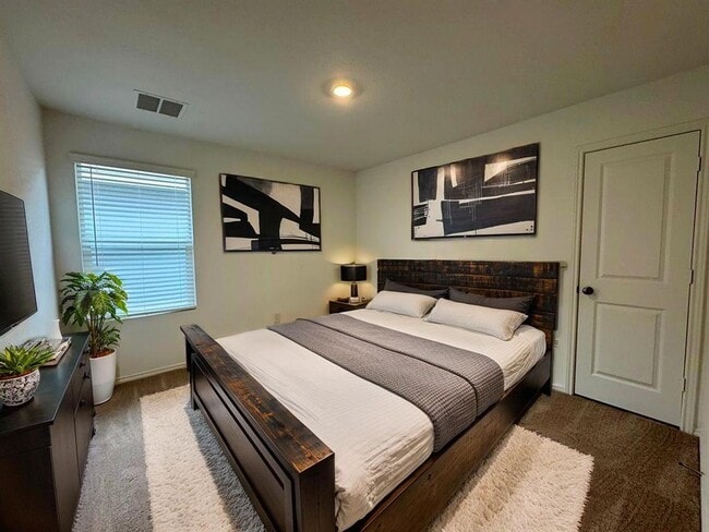 Building Photo - 109 Little Sparklers Lp