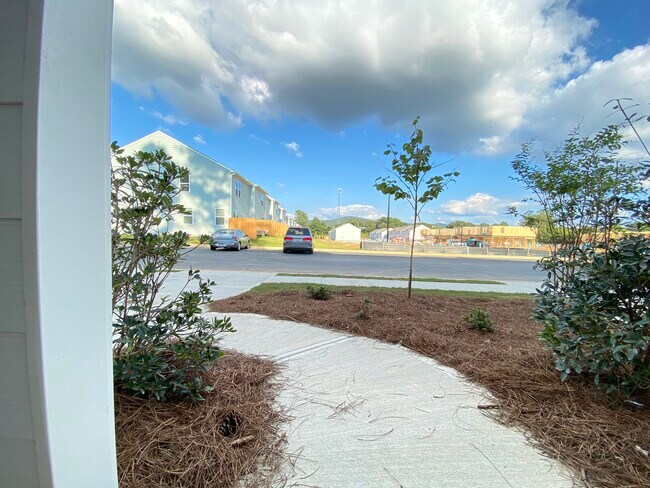 Building Photo - 1107 Union Pacific Way