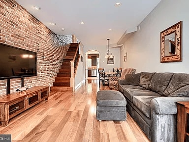 Building Photo - 2737 Eastern Ave