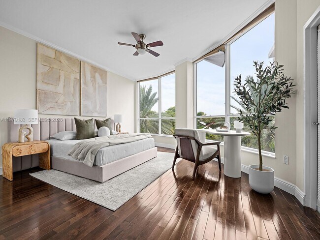 Building Photo - 2645 S Bayshore Dr