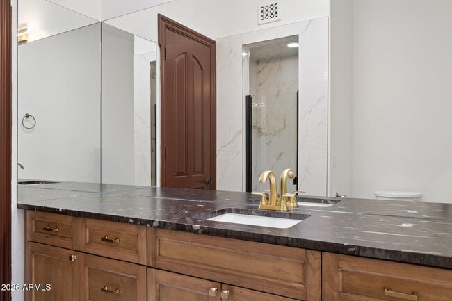 Building Photo - 8303 N 61st Pl