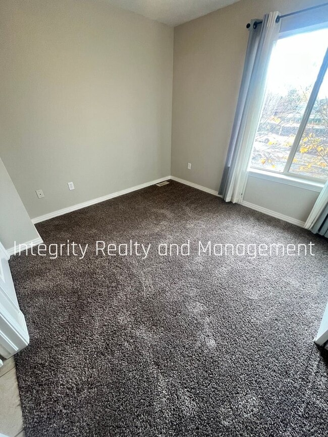 Building Photo - 4001 E 16th Ave