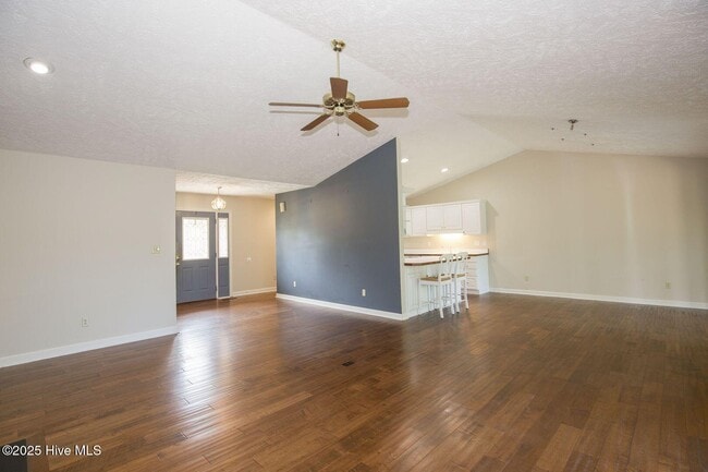 Building Photo - 1205 Greenbriar Dr