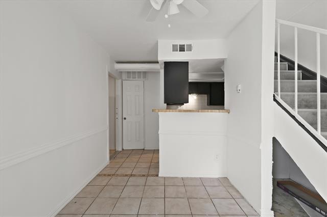Building Photo - 7152 Fair Oaks Ave