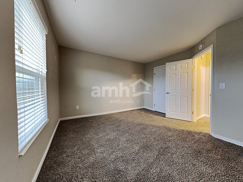 Building Photo - 1166 Carrington Pl