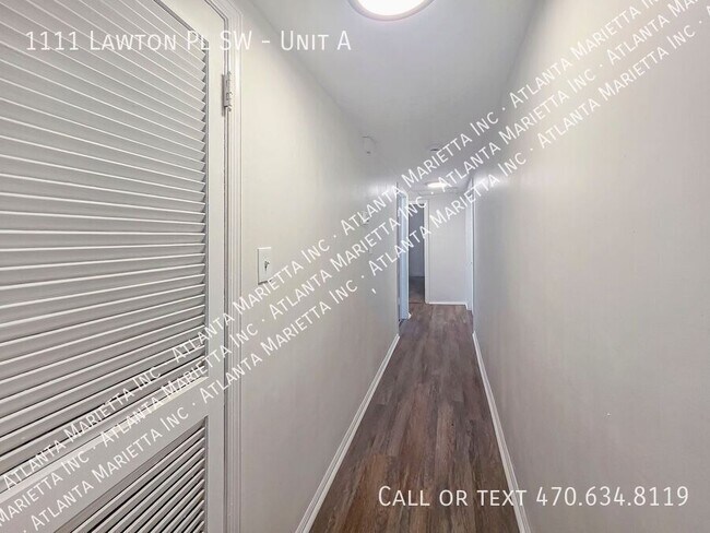 Building Photo - 1111 Lawton Pl SW