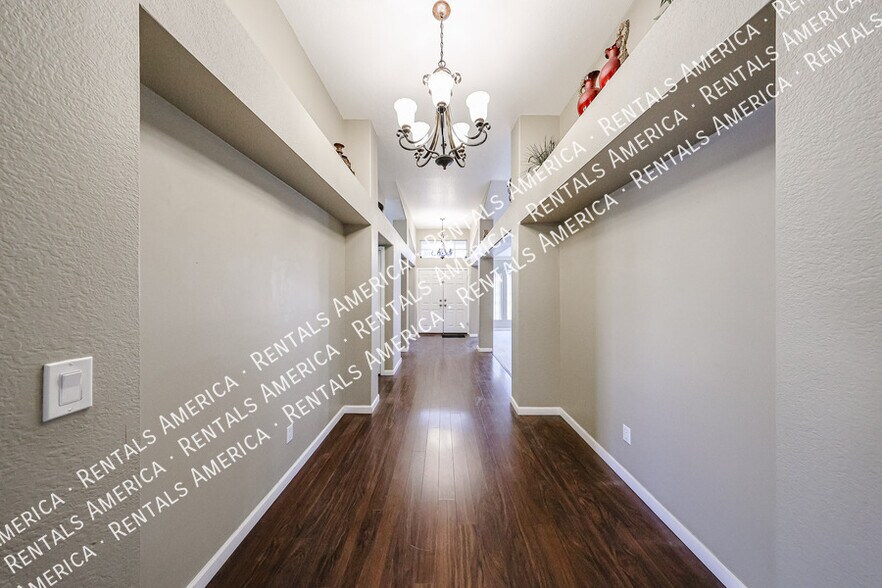 Building Photo - 1241 N Longmore St