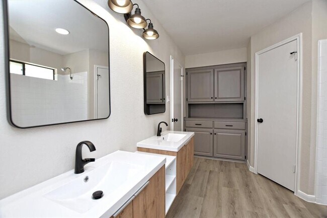 Building Photo - 14407 Citron Cove