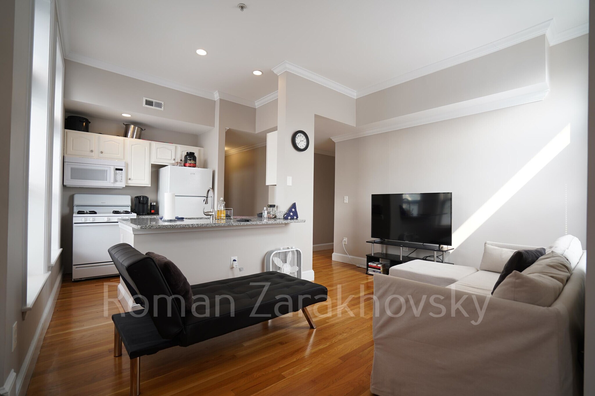 Building Photo - 365 Washington St