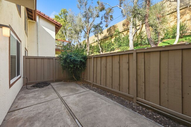 Building Photo - 4060 Rosenda Ct
