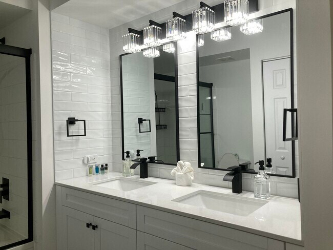 Building Photo - 3302 Tuscany Way