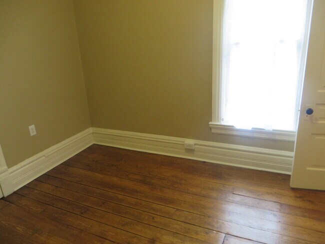 Building Photo - 1229 Swinney Ave