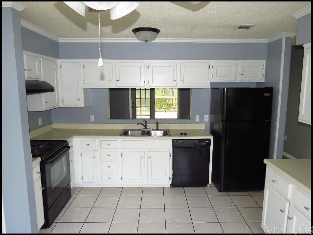 Building Photo - 4 Willow Oak Loop