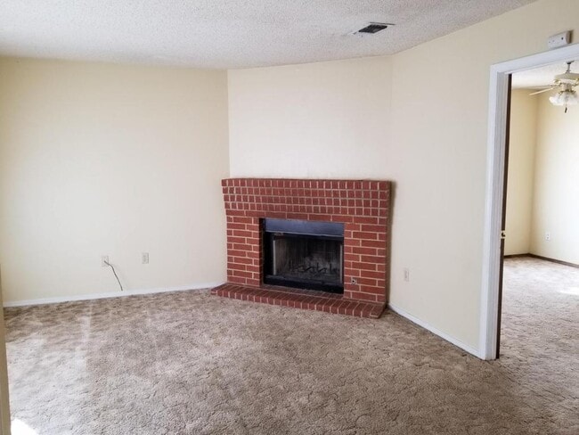Primary Photo - 2706 5th Ave