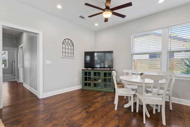 Building Photo - 134 Lee St