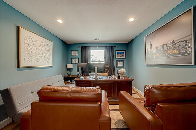 Building Photo - 909-A W 35th St