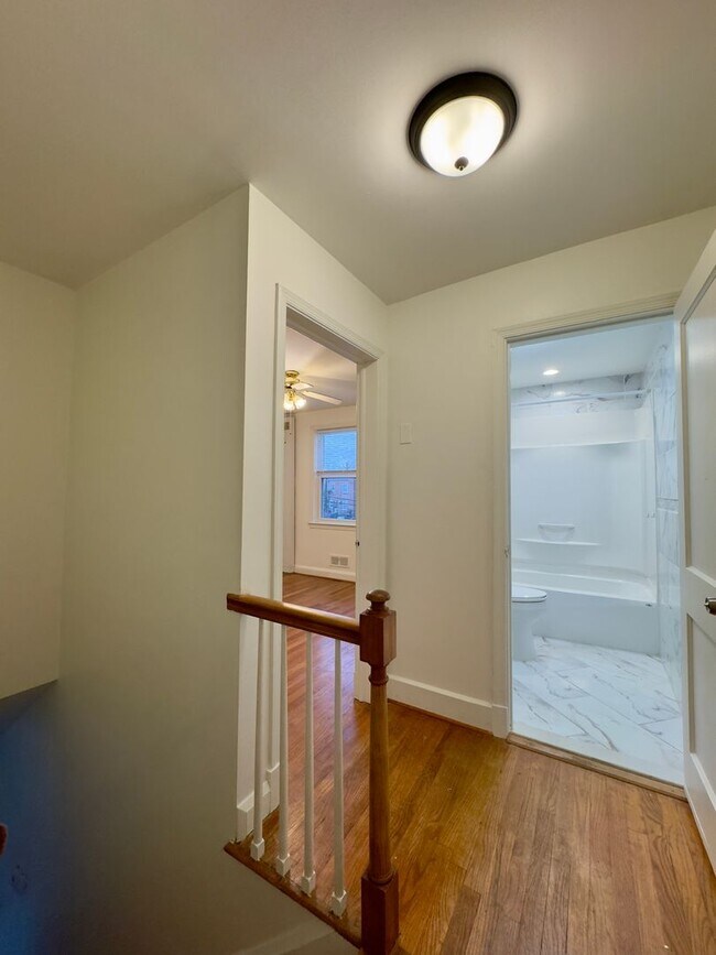 Building Photo - Charming 3 Bedroom/1.5 Bathroom in Yale Heights, MD!