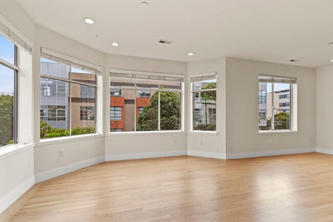 Building Photo - Lovely 2 Bed, 1.5 Bi-Level Hayes Valley Co...