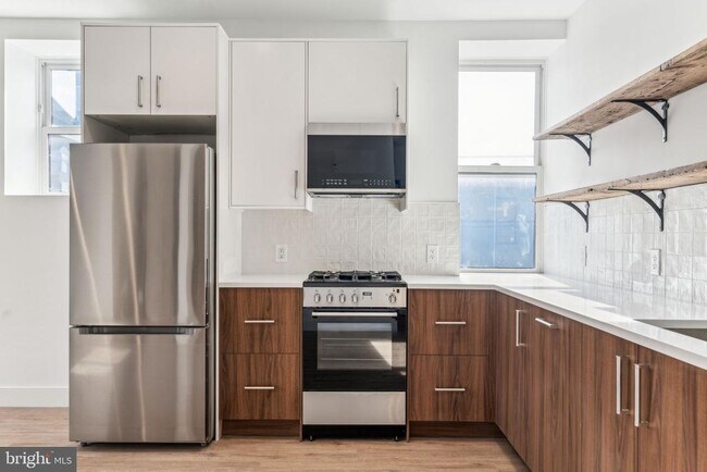 Building Photo - 1254 S 18th St