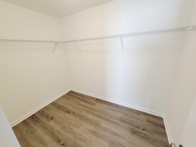 Building Photo - 1367 Landon Hills Dr