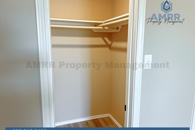 Building Photo - 1301 E 16th St