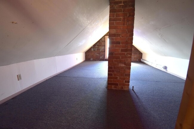 Building Photo - 662 Spruce St