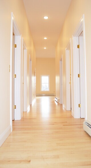 Building Photo - 8 Haswell St