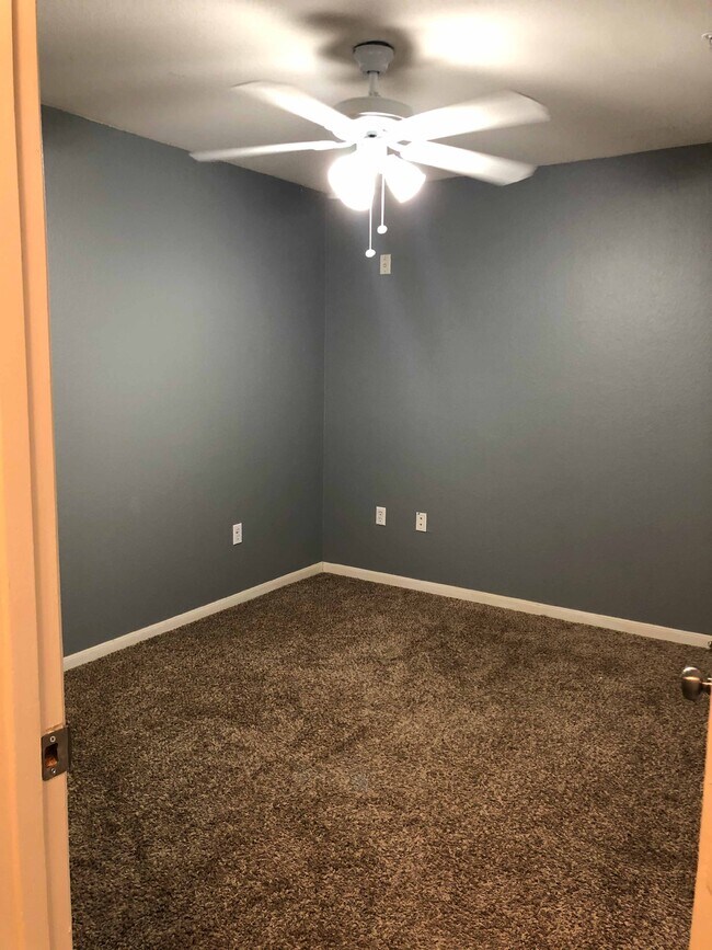 Bedroom 1 - 521 Southwest Pkwy
