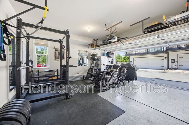 Building Photo - 3008 Oak Landing Dr