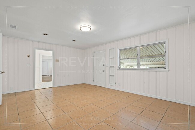Building Photo - Charming 3 Bed 2 Bath Bungalow in Mobile