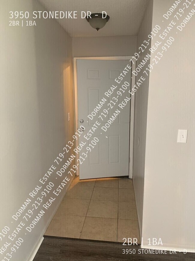 Building Photo - 3950 Stonedike Dr