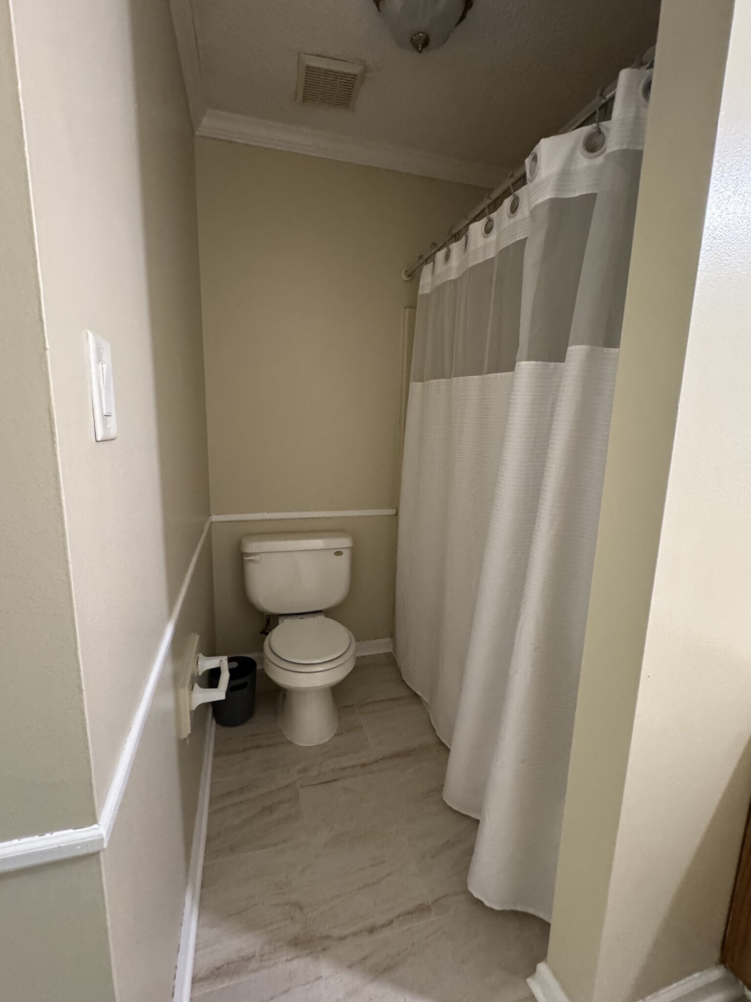 Building Photo - 102 Covered Bridge Ct