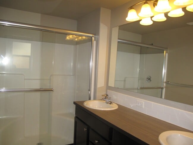 Building Photo - VILLAGE AT COLD SPRINGS