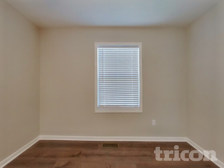 Building Photo - 1920 Fairground Dr