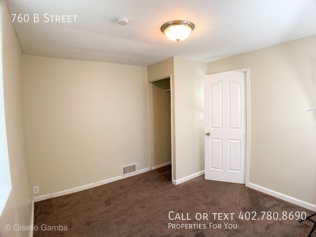 Building Photo - 760 B St