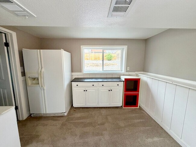 Building Photo - Acres Green Beauty