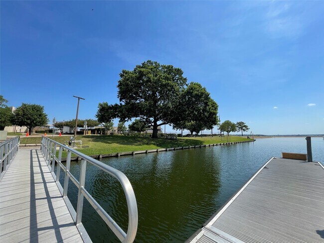 Building Photo - 12900 Walden Rd