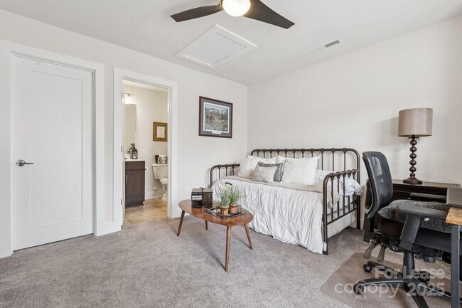 Building Photo - 12106 Brooklyn Ave